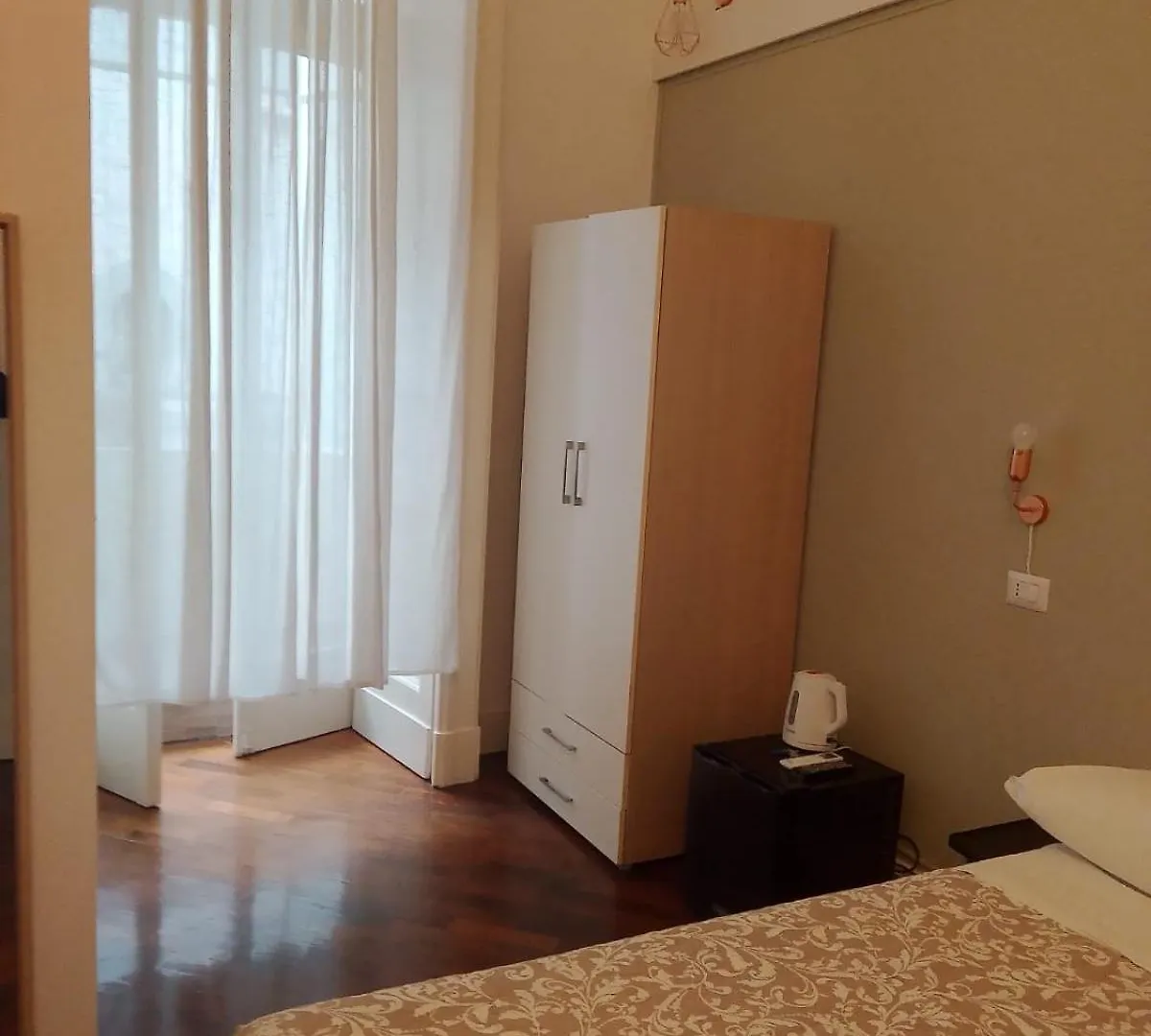 Residence E Appartamenti Cavallerizza Naples 0*,