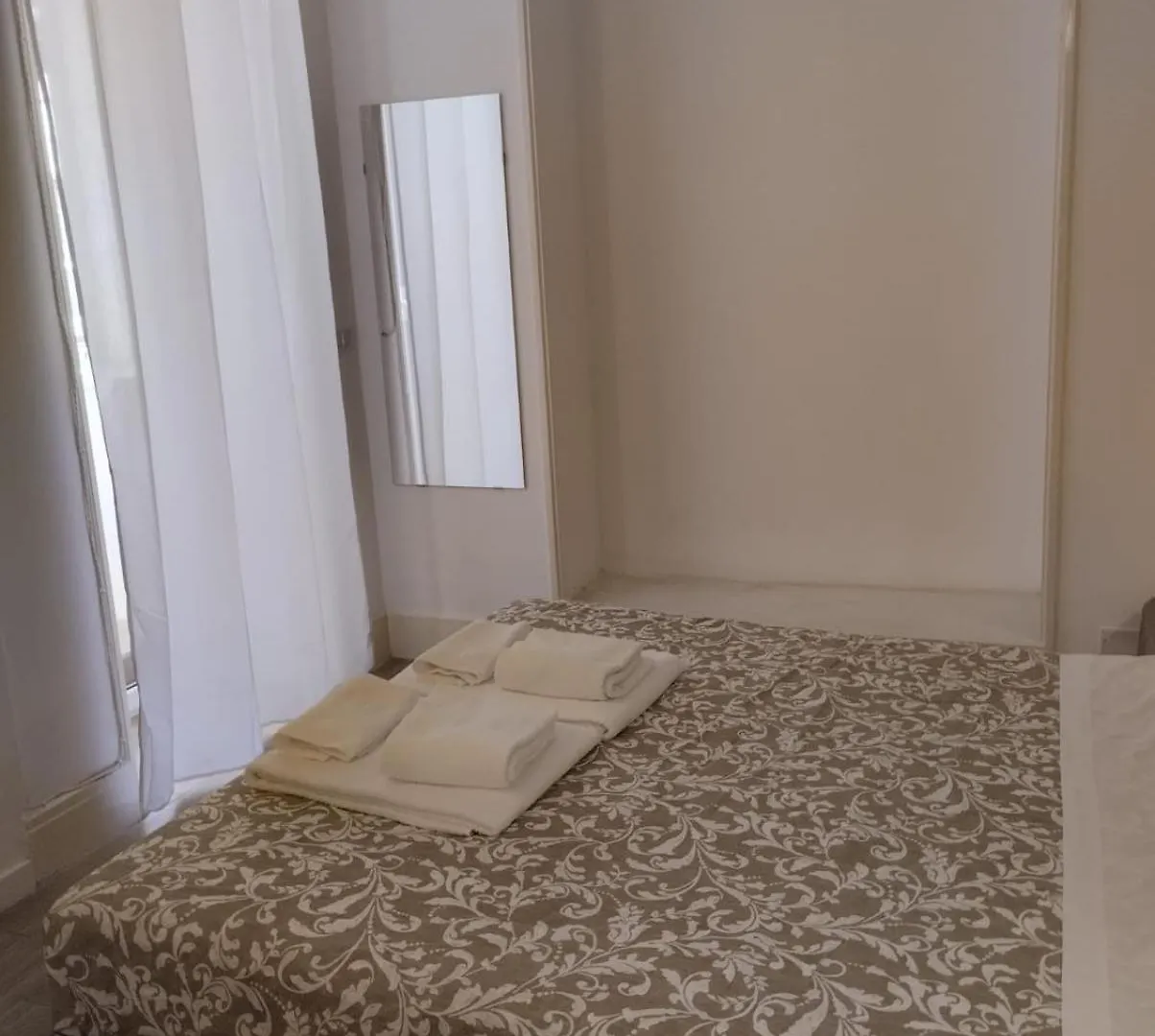 Residence E Appartamenti Cavallerizza Naples Guest house